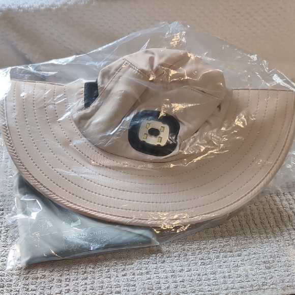 Source Unknown Other - Beige Fishing Hat with LED Light